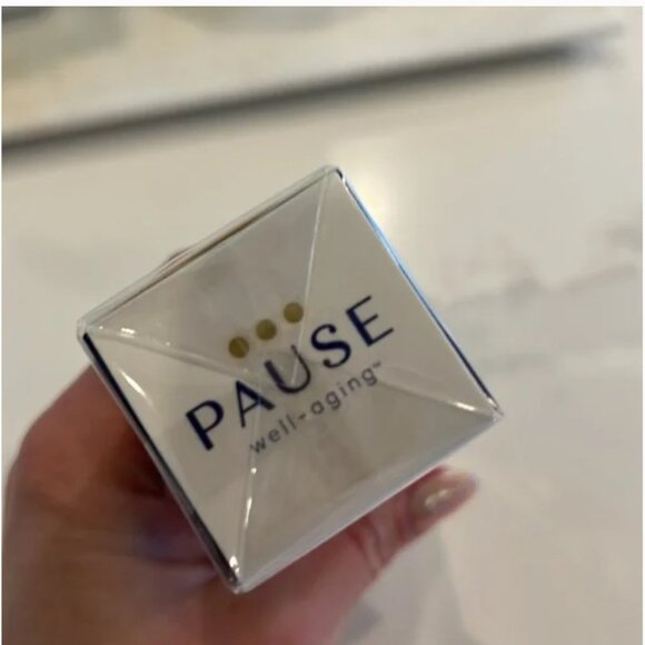 PAUSE‎ Collagen Boosting Moisturizer, 2oz / 60ml - Picture 6 of 7